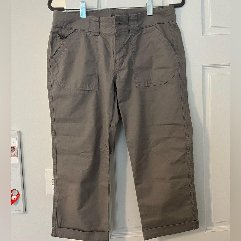 Gap size 8 pants capris